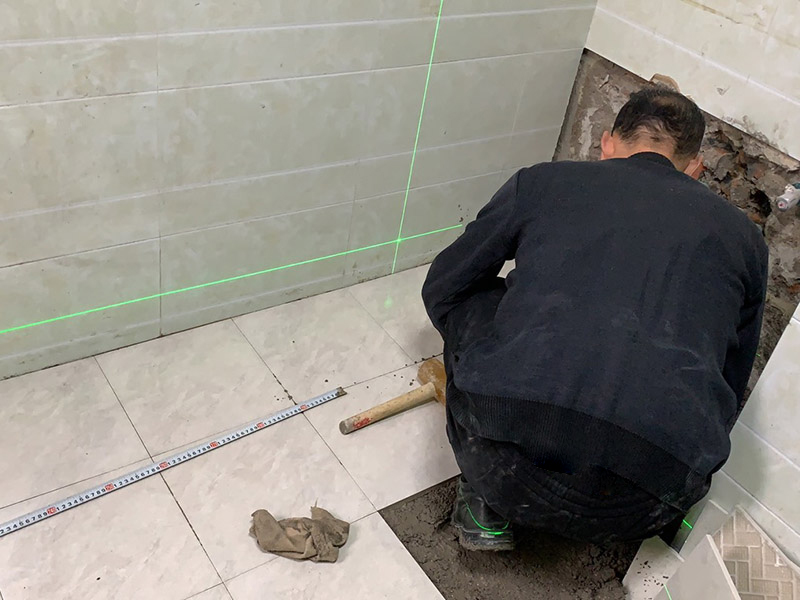 武汉装修工都知道的，卫生间地砖翻新好办法